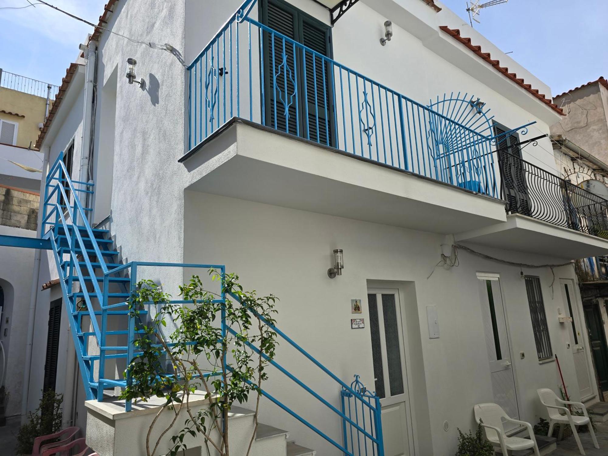 Willa La Casa Di Giuliana Primo Piano Con Balcone Ischia Zewnętrze zdjęcie